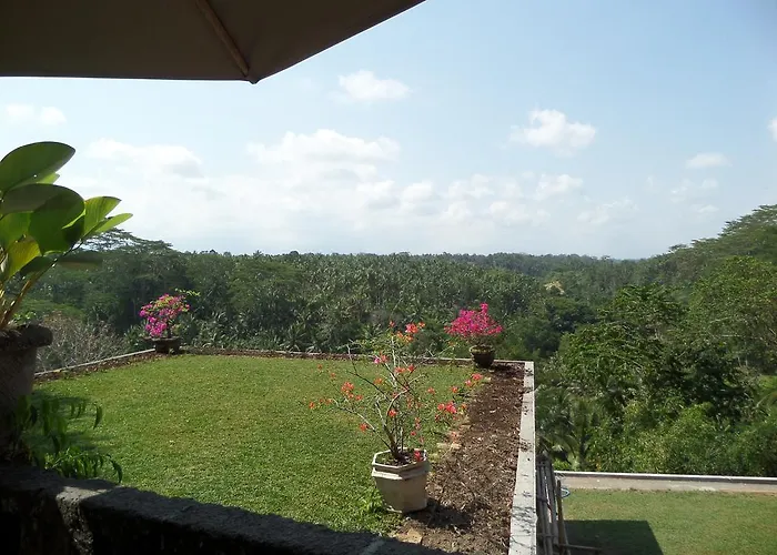 Sayan Terrace 4*